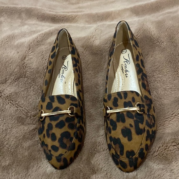 Ambers Leopard Flats Size 6.5 - Picture 1 of 6